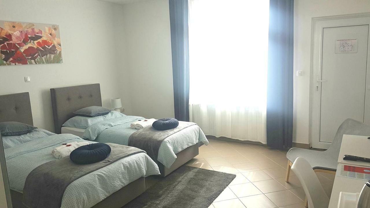 Marko Airport Rooms Velika Gorica Ngoại thất bức ảnh
