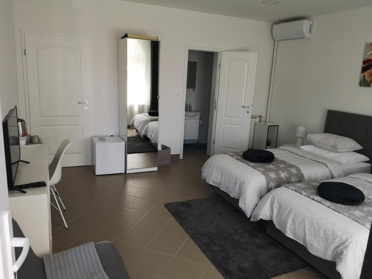 Marko Airport Rooms Velika Gorica Ngoại thất bức ảnh