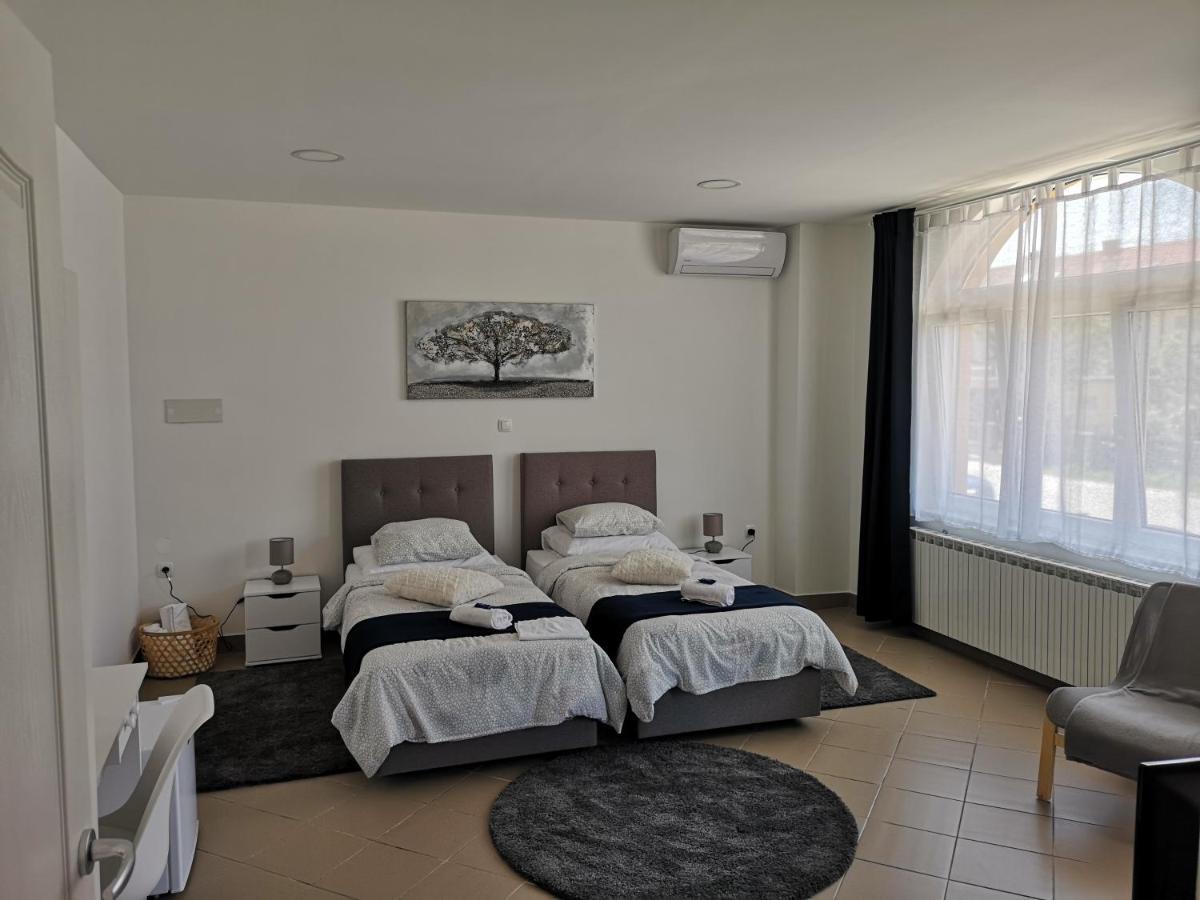 Marko Airport Rooms Velika Gorica Ngoại thất bức ảnh